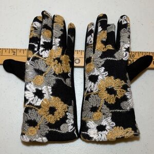 Embroidered gloves